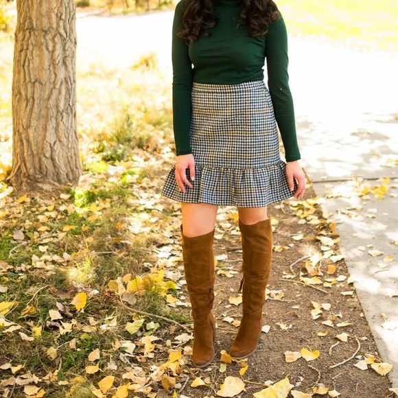 J.Crew Ruffle Mini Skirt in Houndstooth - Picture 3 of 15